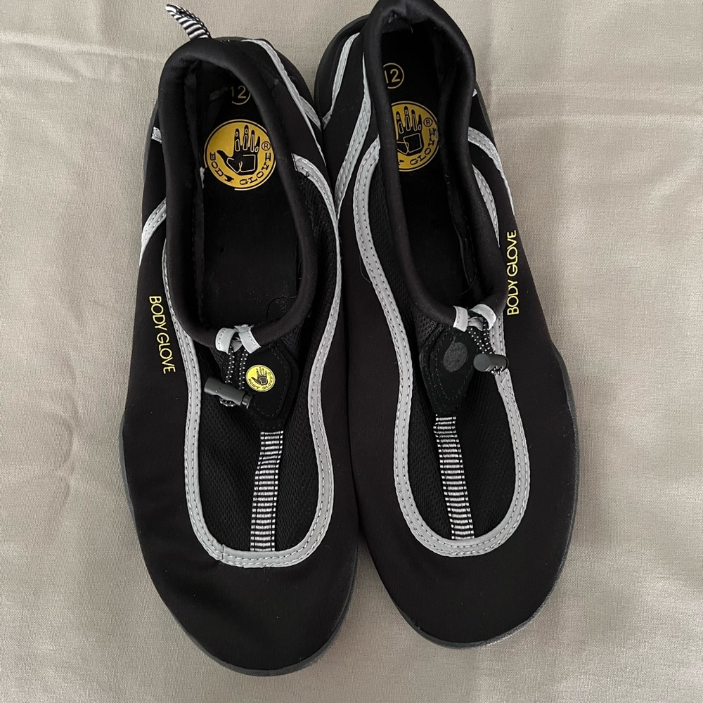 Body Glove Black and Gray Aqua Water Shoes - Men's size 12